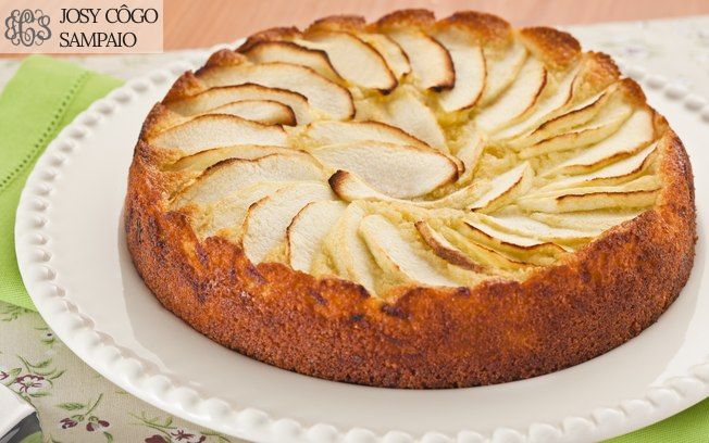 Bolo de maçã de Lucy Mizael